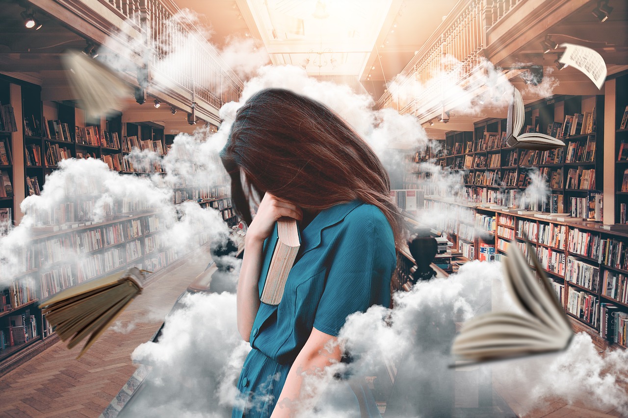 mujer con libro en la mano con la cabeza agachada que se encuentra en una biblioteca y entre nubes